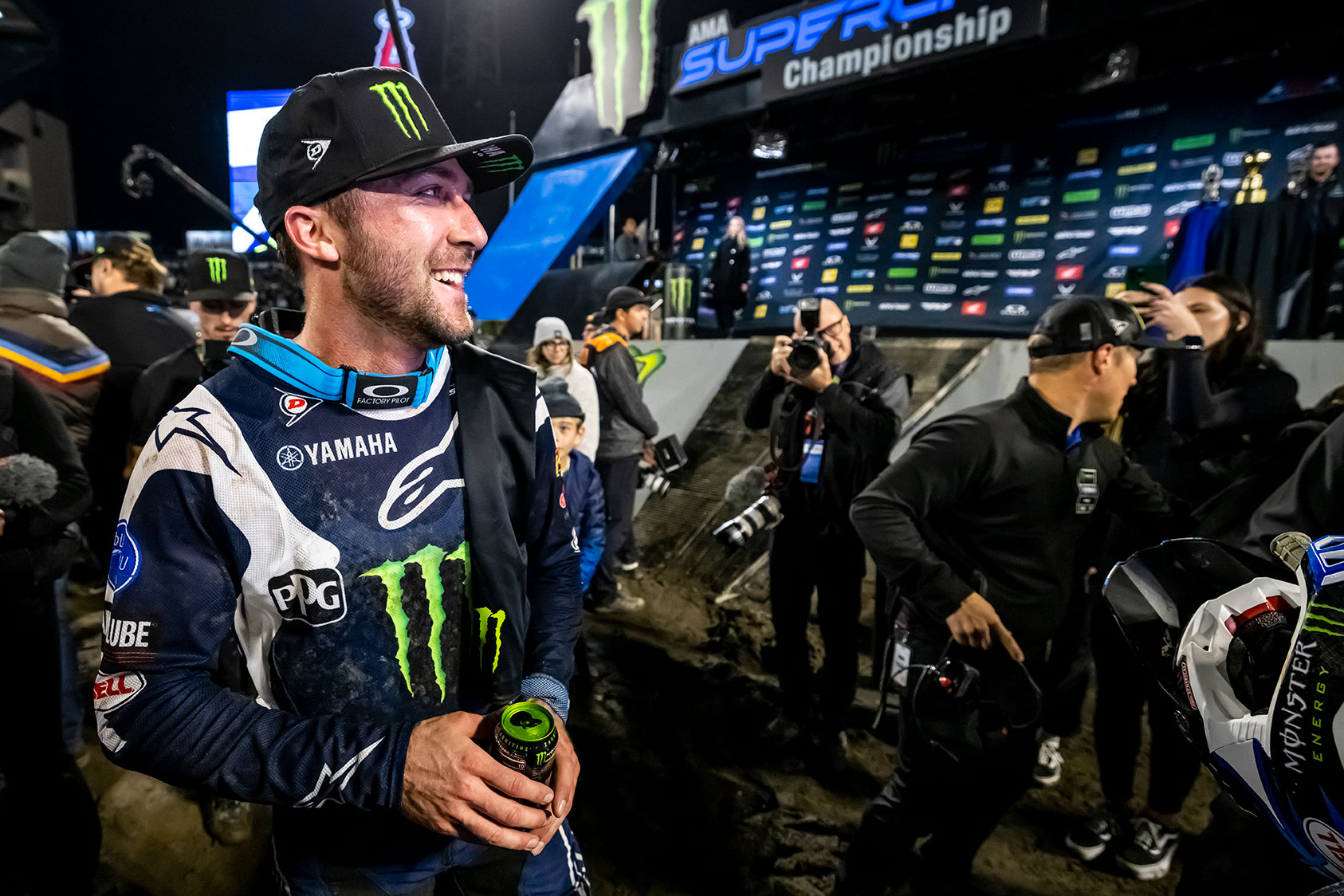 Monster Energy Yamaha Star Racing’s Eli Tomac puts ink to paper for another year of racing