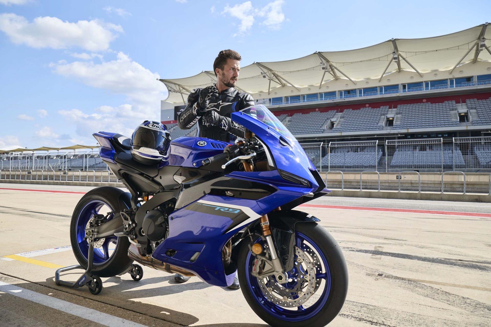 Yamaha Announces the Exhilarating All-New YZF-R9 image