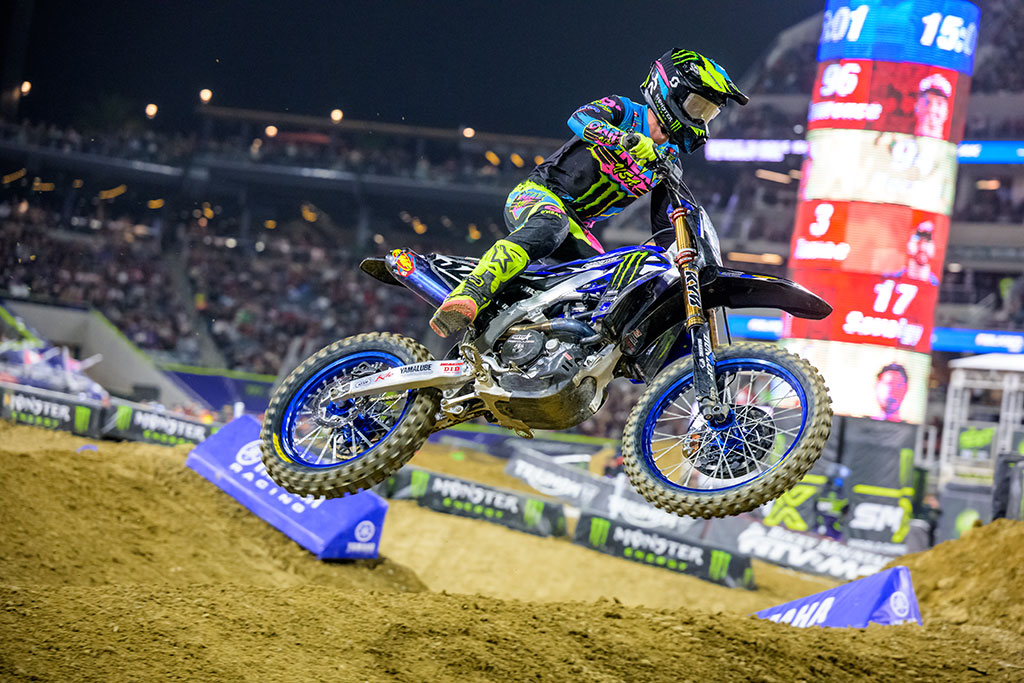 The Monster Energy Yamaha Star Racing duo grinds through another tough night in the heavyweight 450 Supercross title fight
