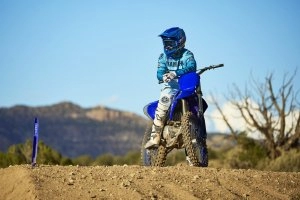 YZ450F Team Yamaha Blue with rider - closeup - overlooking track