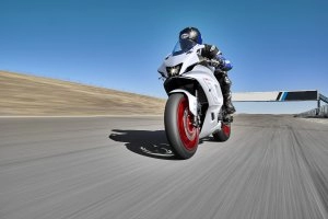 YZF-R7 Action 15
