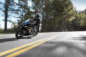 YZF-R7 Action 5