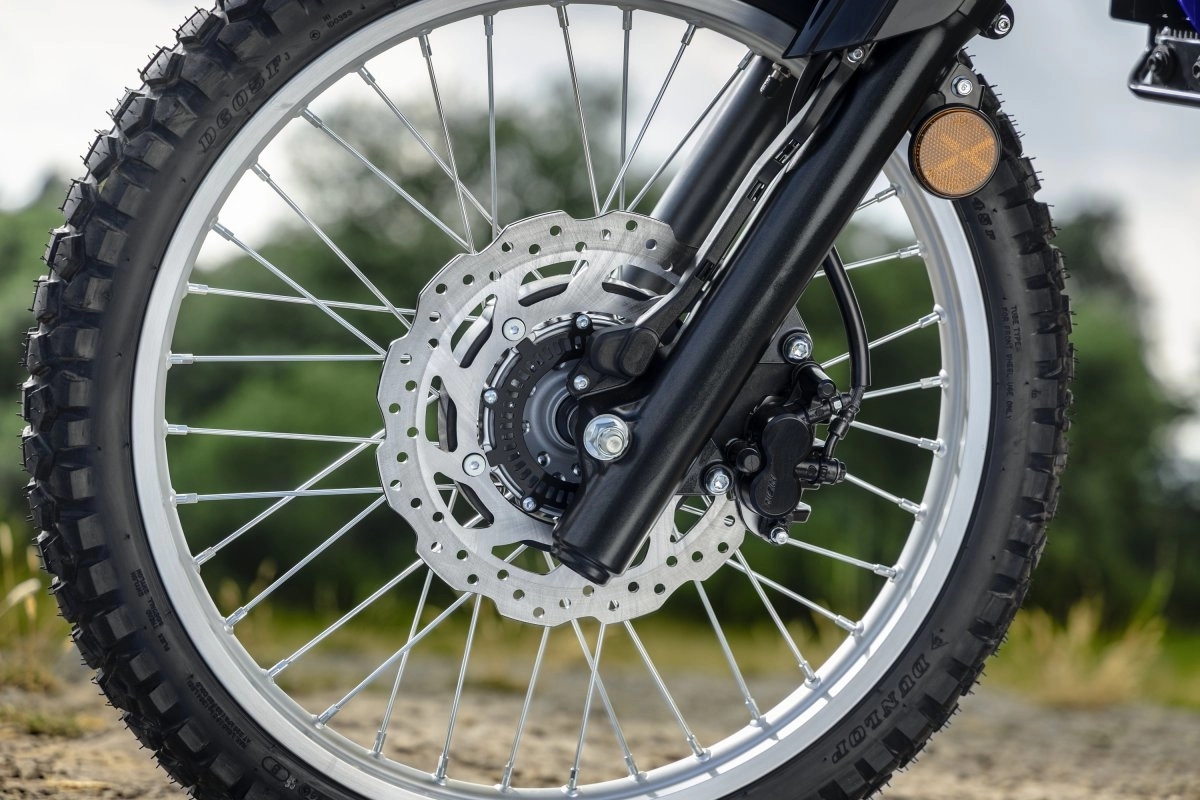 Front and Rear Disc Brakes with ABS